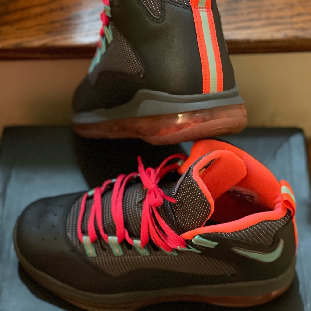 Air max Darwin 360 Dennis Rodman Sz 4.5 Grey/Pink/Teal